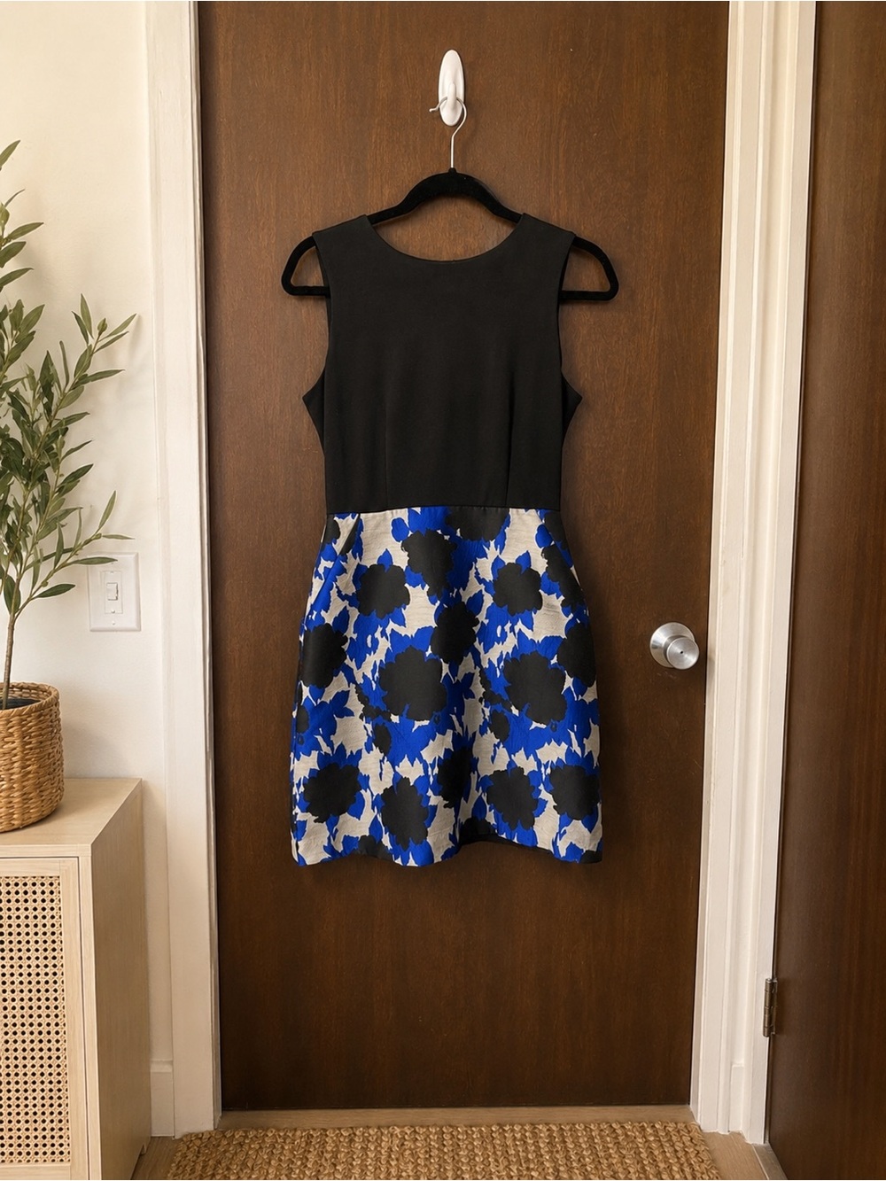 Alex + Alex Black & Blue Floral Fit & Flare Dress Size 4 Sleeveless Pockets